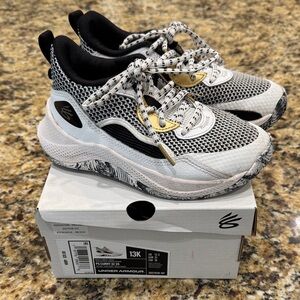 Under Armour Curry 3Z youth shoes